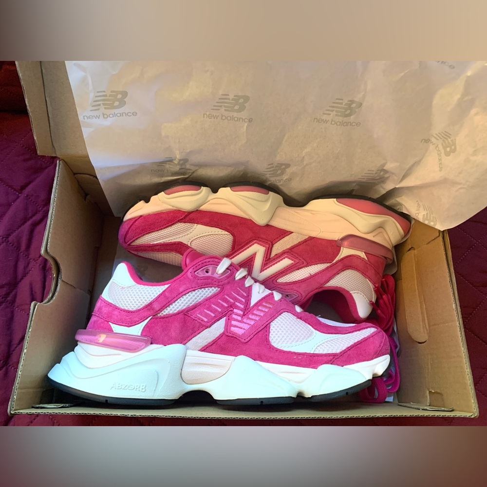 New Balance 9060 Fuchsia Pink U9060FP - Women’s Size 9 US - White Shoes NEW - Picture 2 of 12